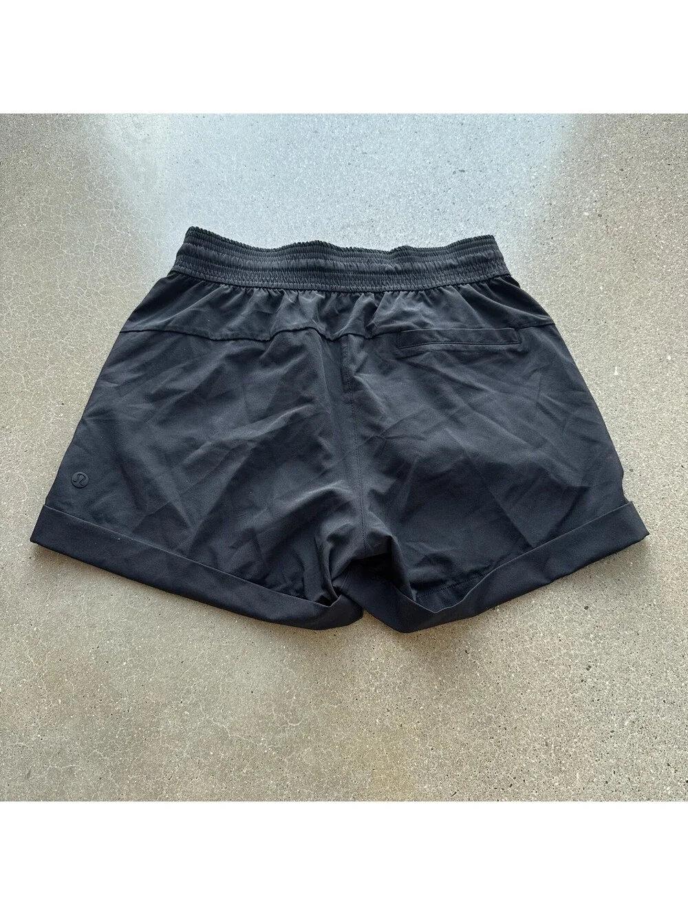 Lululemon Women's Spring Break Away Shorts II Drawstring Black Size 4 Cuffed